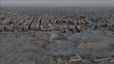 Syrians rebuild war-damaged homes in damascus with their own means