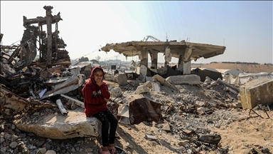 Han Yunus kentindeki Filistinliler enkaz arasında günlük yaşamlarını sürdürüyor