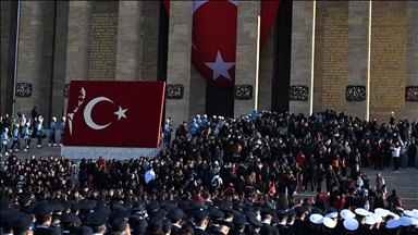Büyük Önder Atatürk'ü anıyoruz