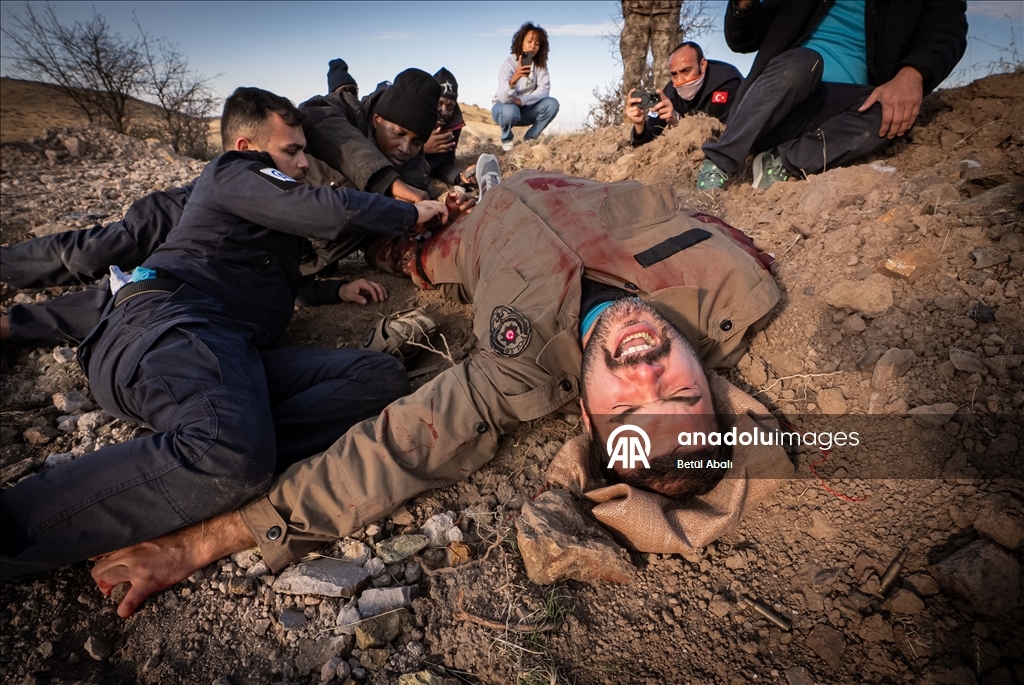 AA'nın savaş muhabirliği eğitimi gazetecileri zorlu koşullara hazırlıyor