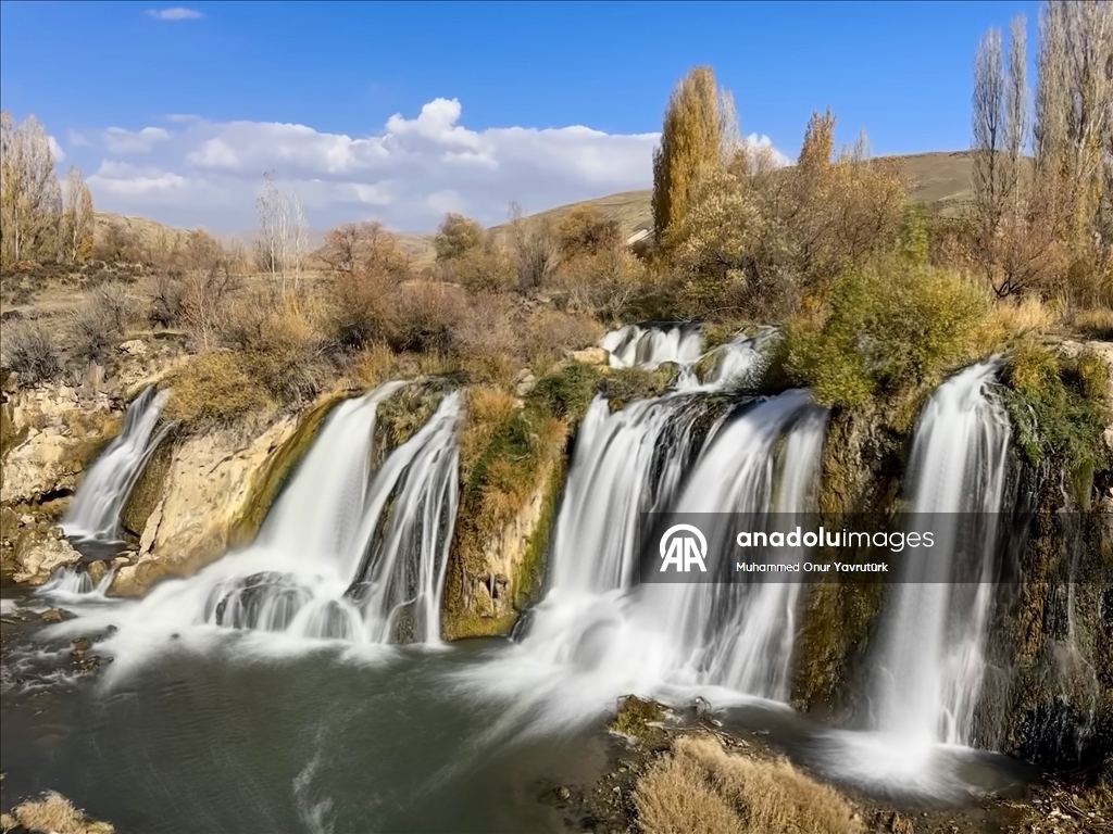 Avgura Muradiyeyê bi rengên payîzê xemilî