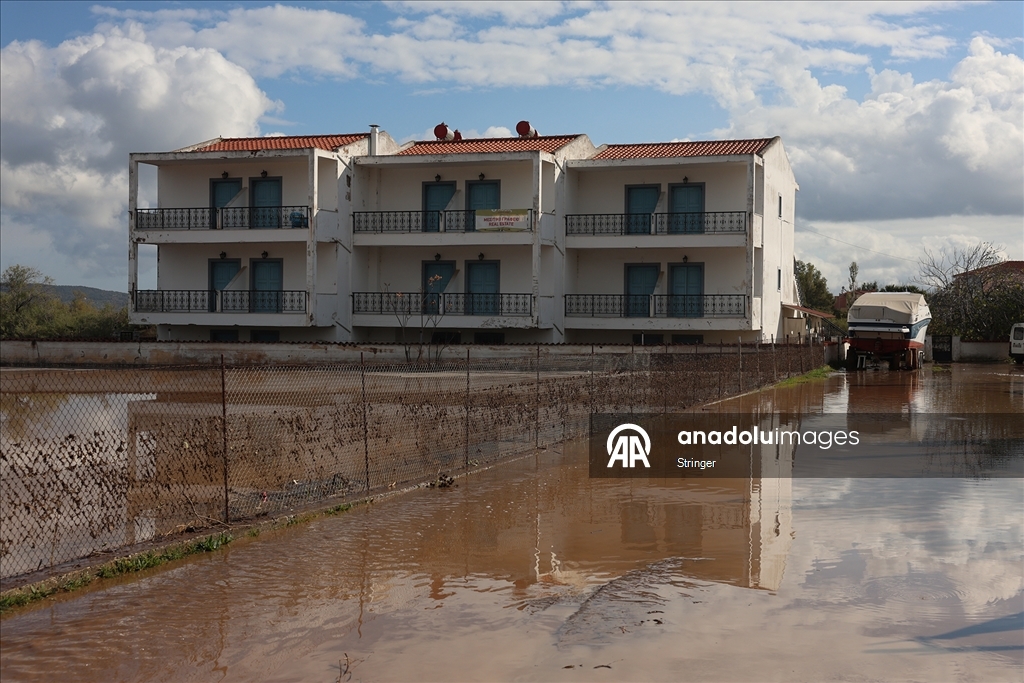 Наводнения продолжают осложнять жизнь жителей греческого острова Лесбос