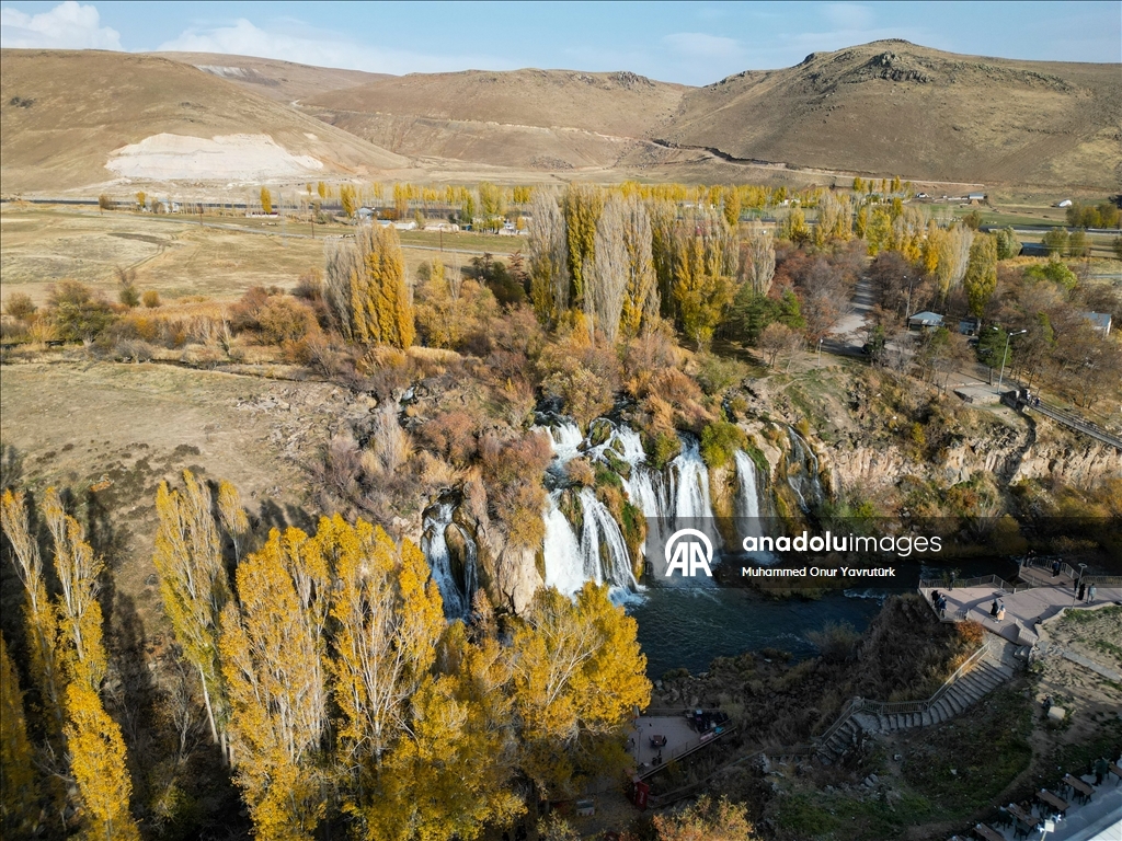 Avgura Muradiyeyê bi rengên payîzê xemilî