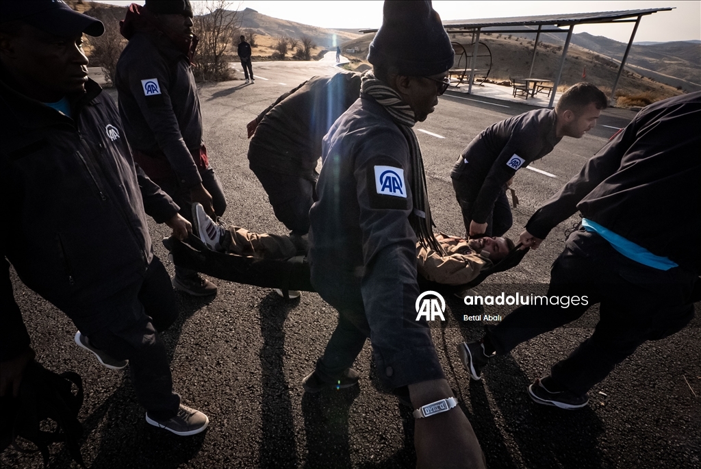 AA'nın savaş muhabirliği eğitimi gazetecileri zorlu koşullara hazırlıyor