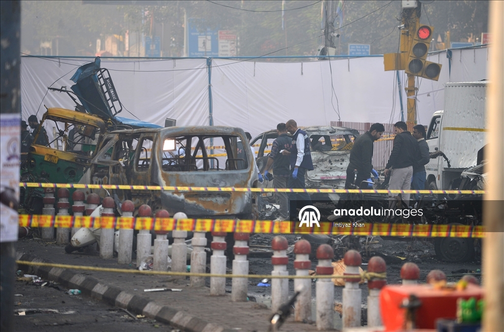 Взрыв автомобиля в столице Индии, Нью-Дели, привел к гибели 12 человек