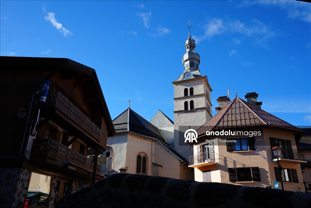 Французский горнолыжный курорт Межева пытается сохранить свою привлекательность на фоне проблем с изменением климата