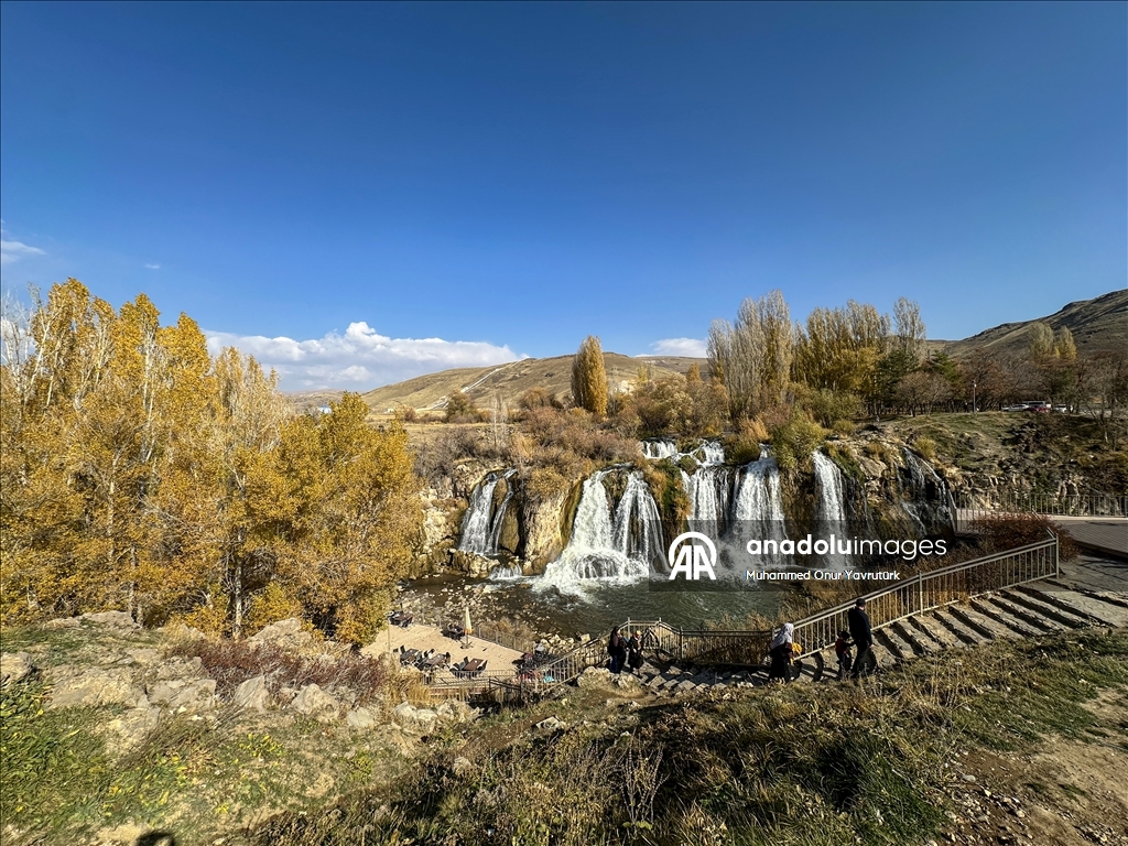 Avgura Muradiyeyê bi rengên payîzê xemilî