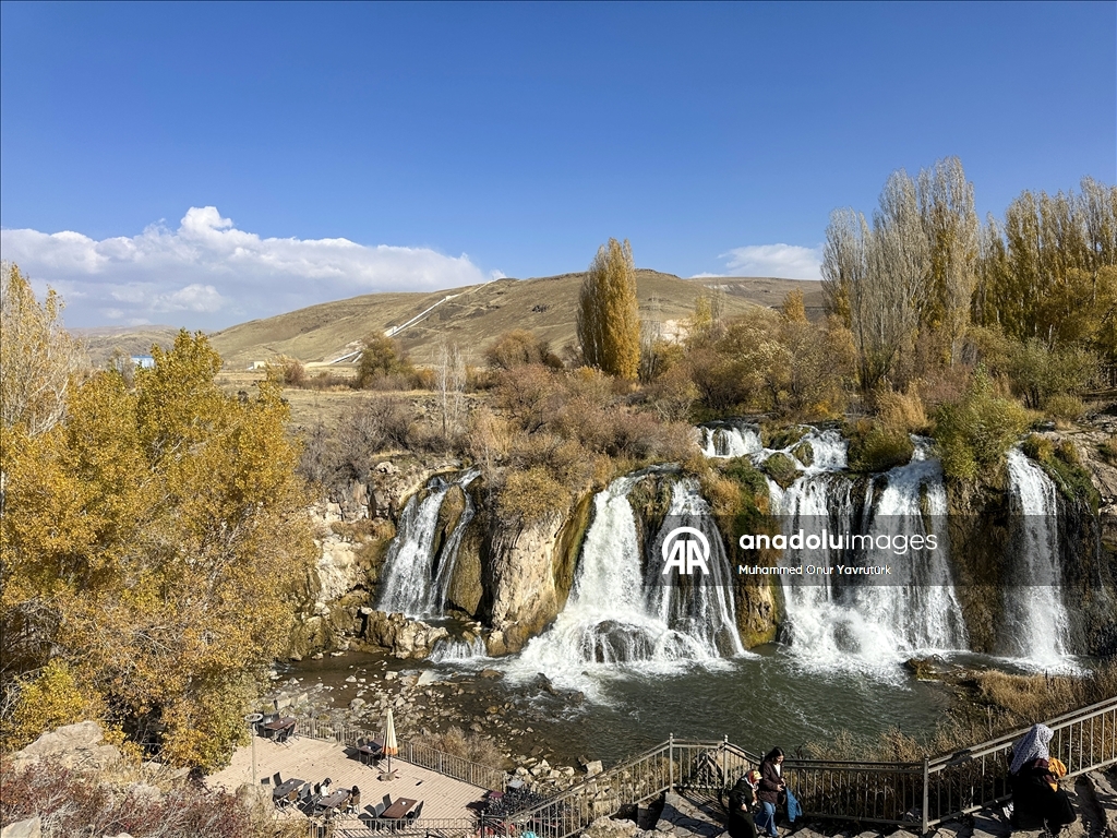 Avgura Muradiyeyê bi rengên payîzê xemilî