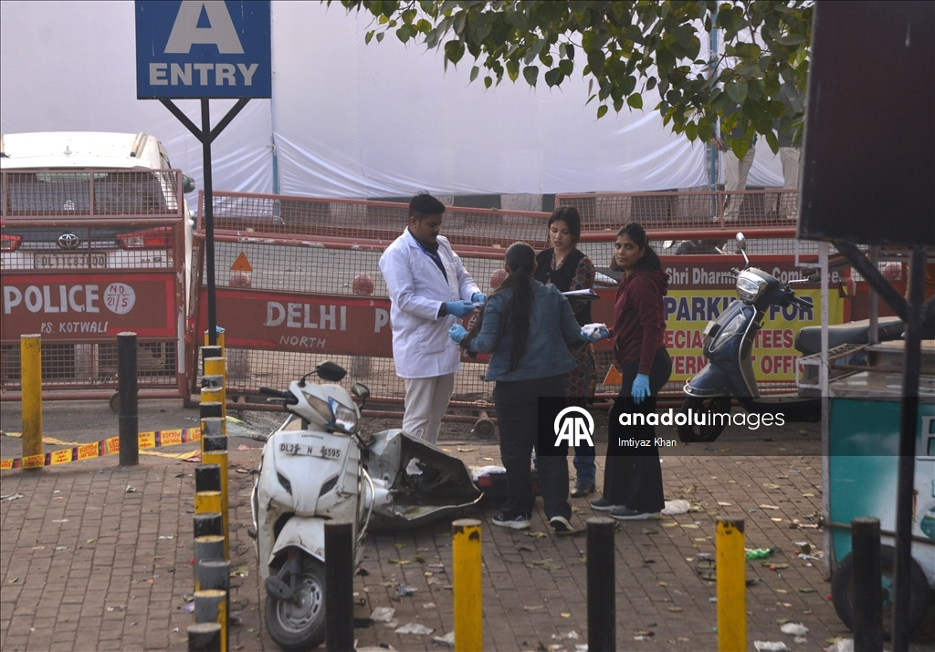 Взрыв автомобиля в столице Индии, Нью-Дели, привел к гибели 12 человек