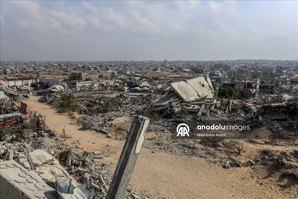 İsrail’in çekildiği el-Ketibe bölgesinde Filistinliler yıkılmış evlerine dönüyor