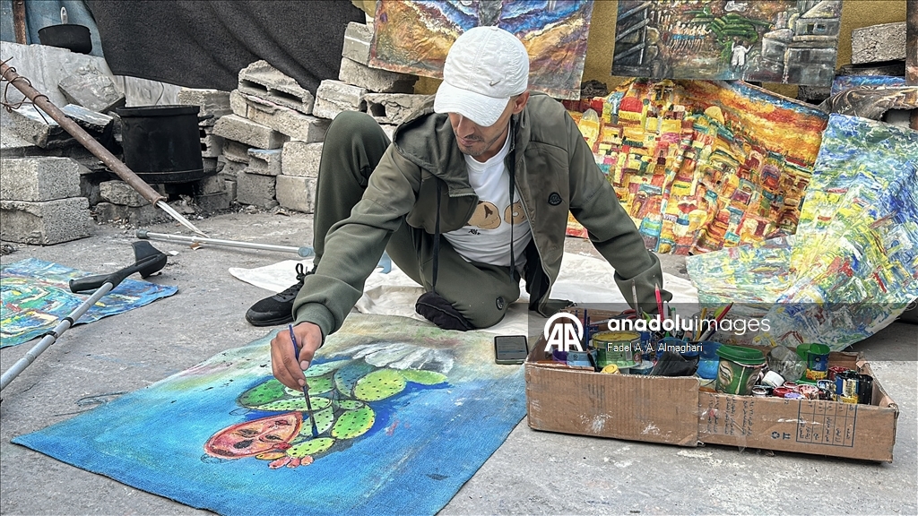 İsrail saldırısında bir bacağını kaybeden Filistini Cihad, sanatını icra etmeye devam ediyor