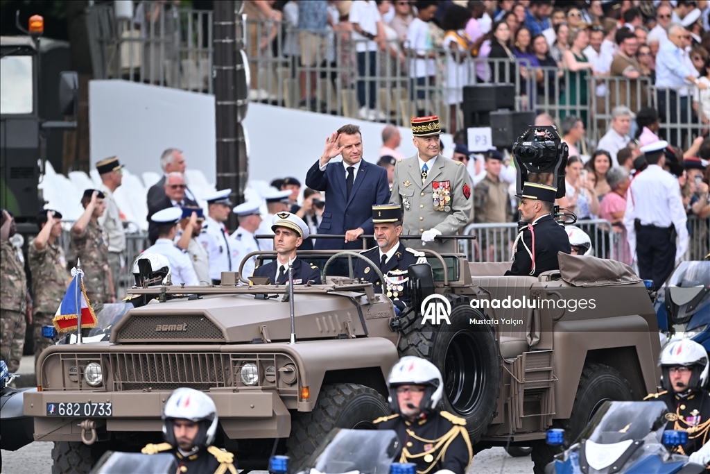 France : la fête nationale du 14 juillet célébrée par un défilé militaire à Paris