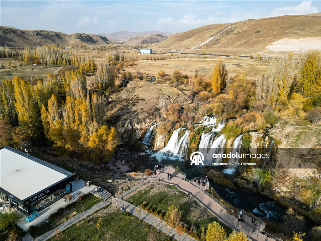 Avgura Muradiyeyê bi rengên payîzê xemilî