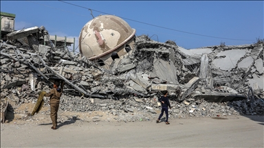 İsrail’in çekildiği el-Ketibe bölgesinde Filistinliler yıkılmış evlerine dönüyor