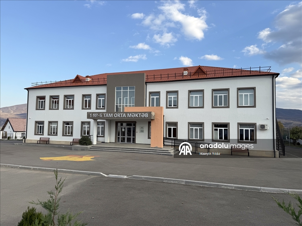 Семьи азербайджанцев возвращаются в освобожденный от армянской оккупации Ходжалы