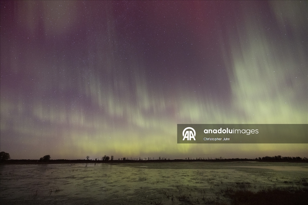 Güneş patlamaları sonrası "kuzey ışıkları" ABD semalarını renklendirdi 