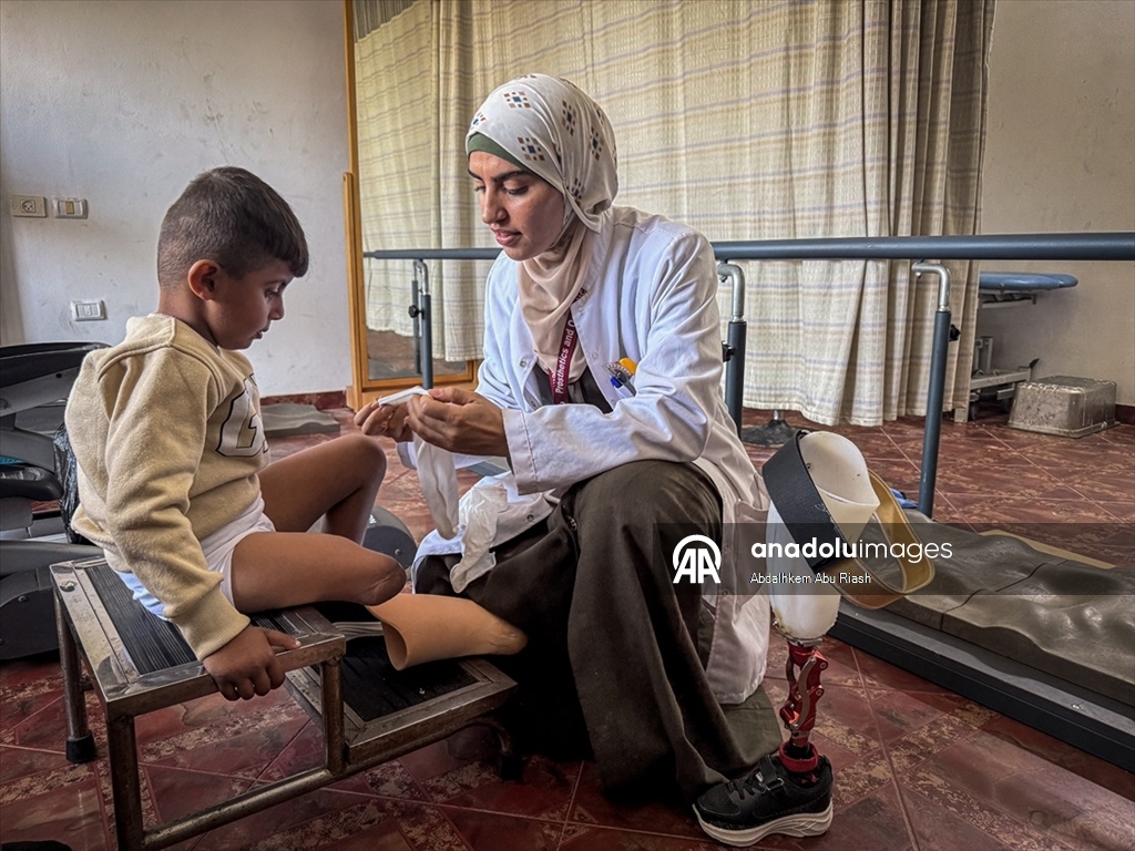 İsrail saldırılarında uzuvlarını kaybeden Gazzeliler abluka nedeniyle gelişmiş protezlere ulaşamıyor