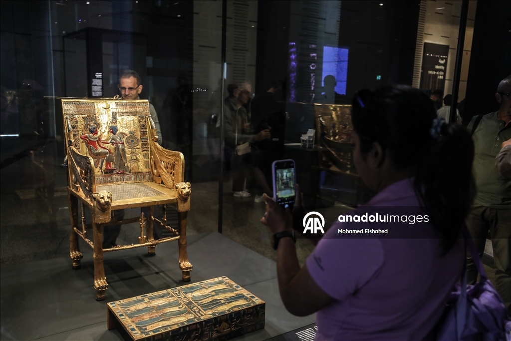 Большой Египетский музей с артефактами времен знаменитых фараонов Древнего Египта