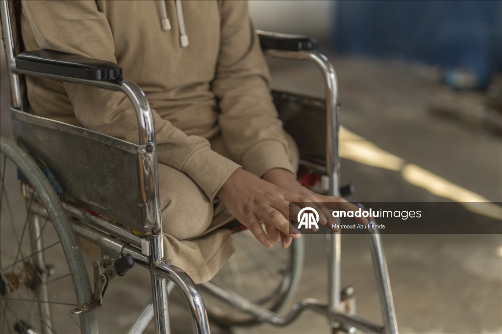 16-летняя палестинка из Газы потеряла семью и обе ноги в результате удара Израиля