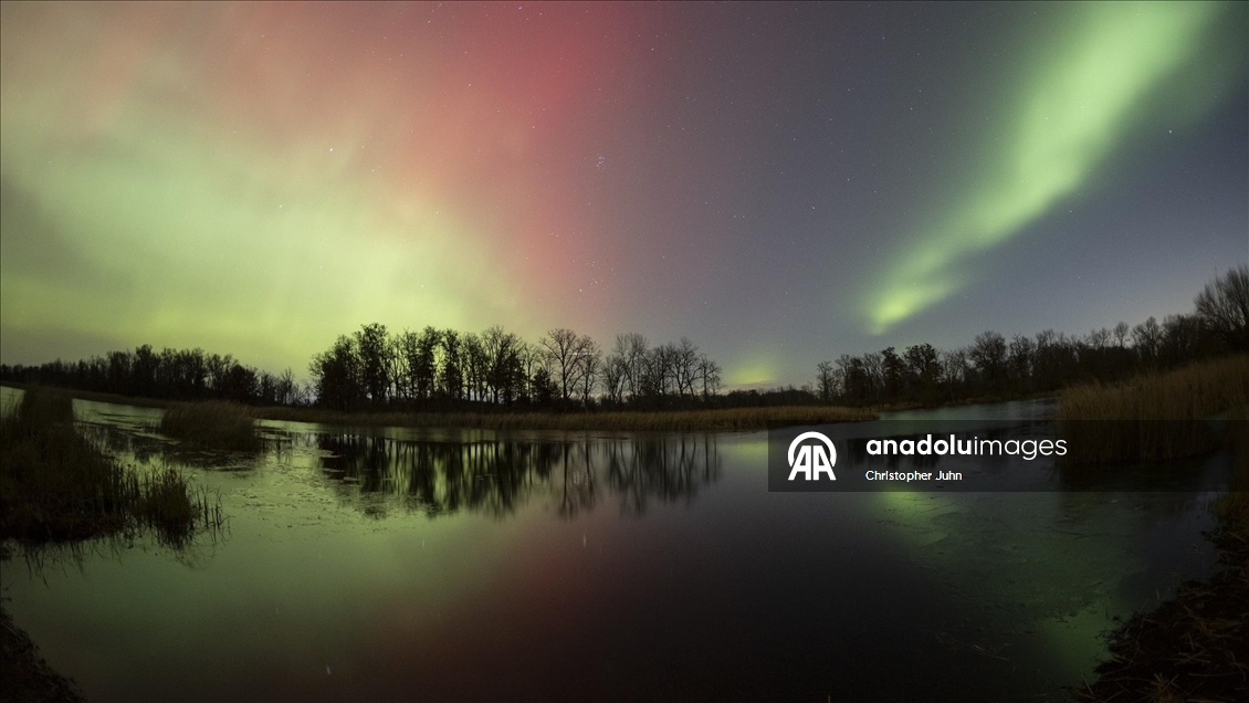 Güneş patlamaları sonrası "kuzey ışıkları" ABD semalarını renklendirdi 