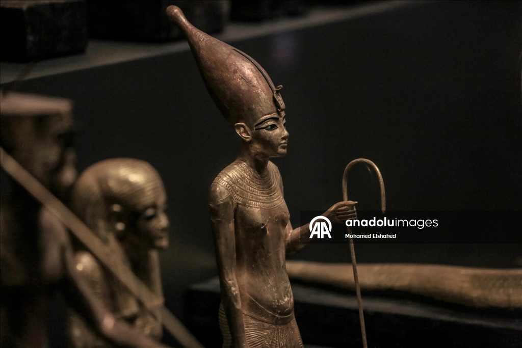Большой Египетский музей с артефактами времен знаменитых фараонов Древнего Египта