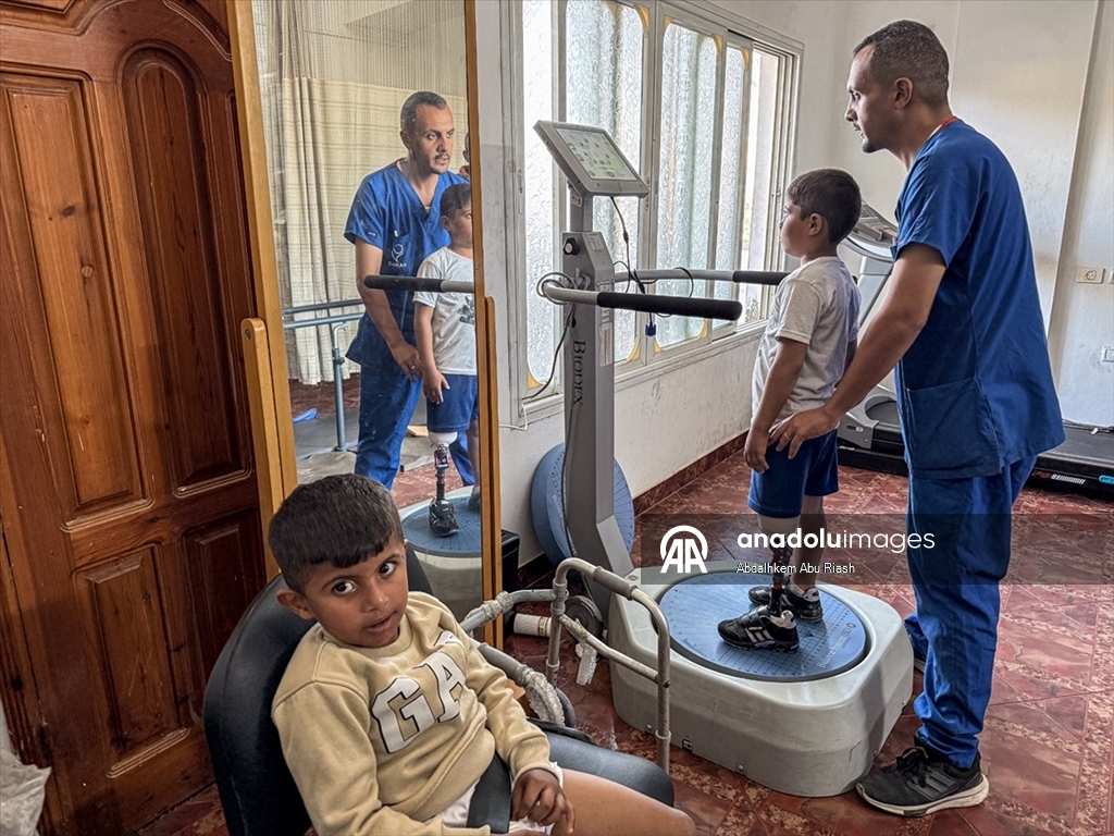 İsrail saldırılarında uzuvlarını kaybeden Gazzeliler abluka nedeniyle gelişmiş protezlere ulaşamıyor