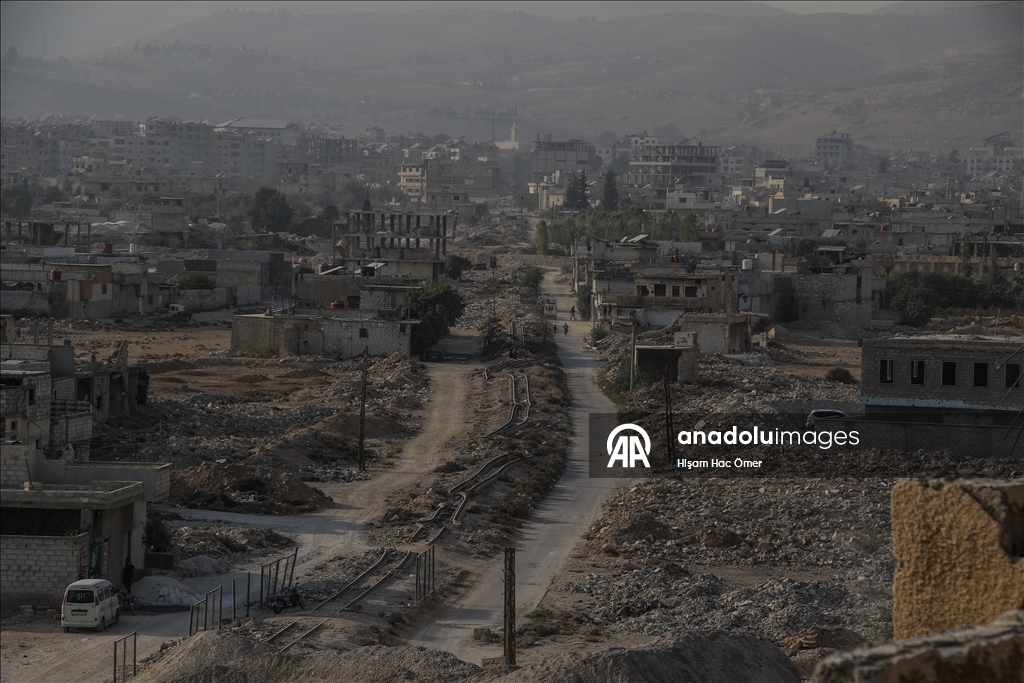Suriye'deki Daraya kenti devrik Esed rejimi saldırılarının izlerini taşıyor