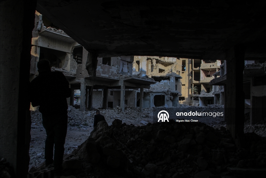 Suriye'deki Daraya kenti devrik Esed rejimi saldırılarının izlerini taşıyor