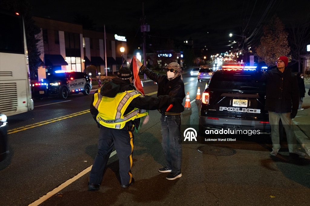 ABD'de eski İsrail Savunma Bakanı Gallant'ın konuşmasını protesto edenlere polis müdahale etti