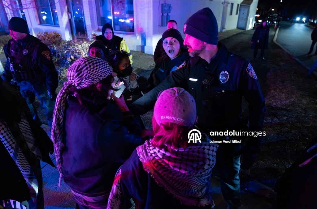 Полиция разогнала участников акции протеста против выступления экс-министра обороны Израиля Галанта в США