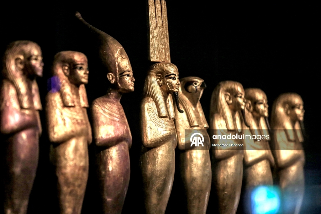 Большой Египетский музей с артефактами времен знаменитых фараонов Древнего Египта