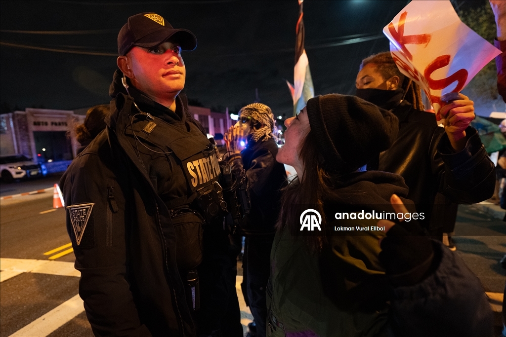 Полиция разогнала участников акции протеста против выступления экс-министра обороны Израиля Галанта в США