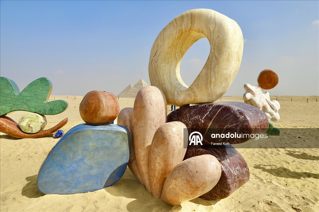 Gize Piramitlerinde Çağdaş Sanat Sergisi