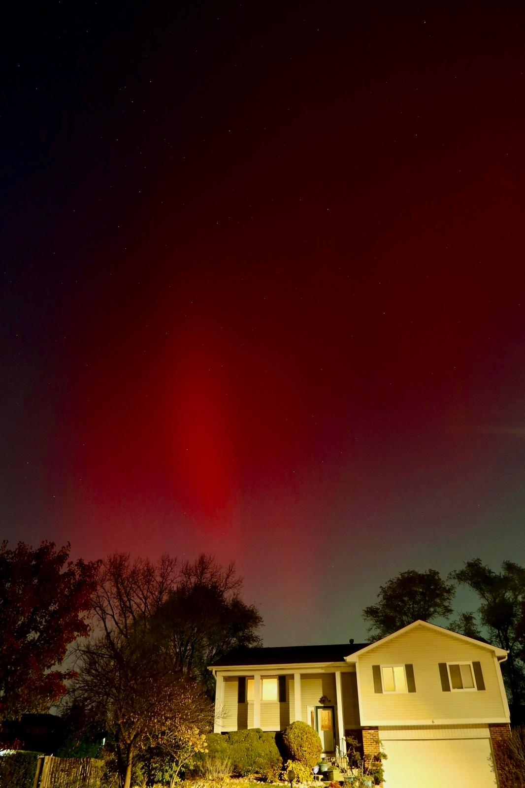 Les aurores boréales ont illuminé le ciel de la région de Chicago dans la nuit de mardi à mercredi ( Ayşe Betül Gedikoğlu - AA )