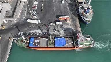 Türk Kızılayın Gazze için hazırladığı 18. "İyilik Gemisi" Mersin Limanı'ndan uğurlandı