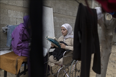 16-летняя палестинка из Газы потеряла семью и обе ноги в результате удара Израиля