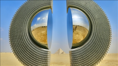 Gize Piramitlerinde Çağdaş Sanat Sergisi