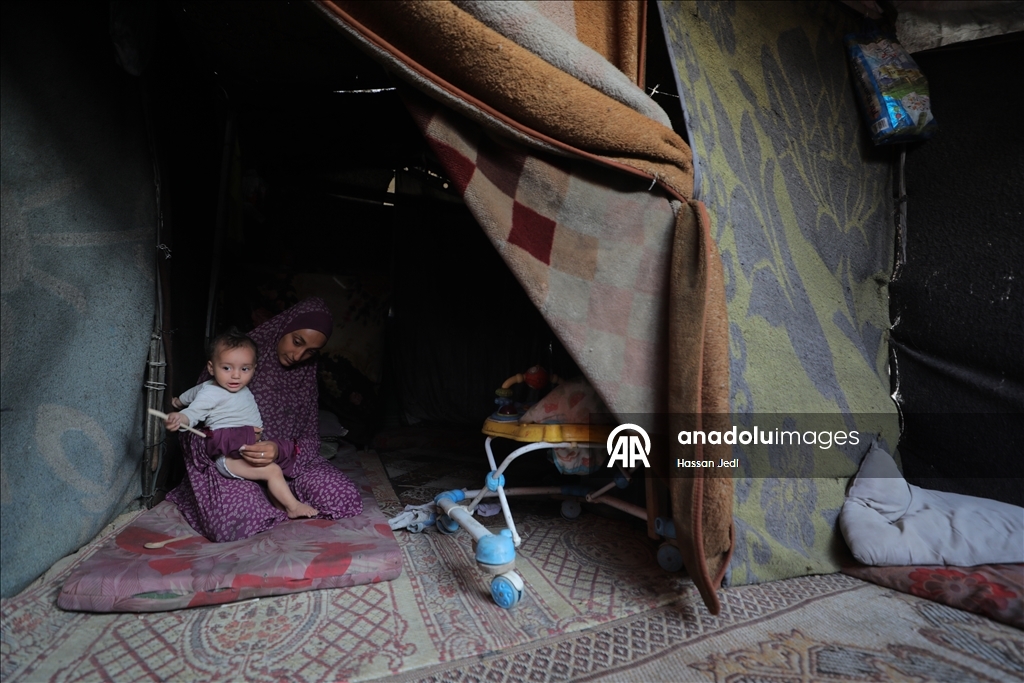 В Газе перемещенные семьи встретят зиму в изношенных палатках