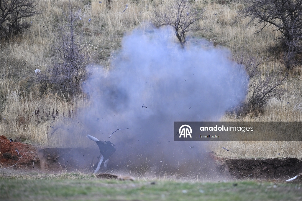 AA'nın savaş muhabirliği eğitiminde "patlayıcılar ve tehlikeli alanlar" dersi verildi