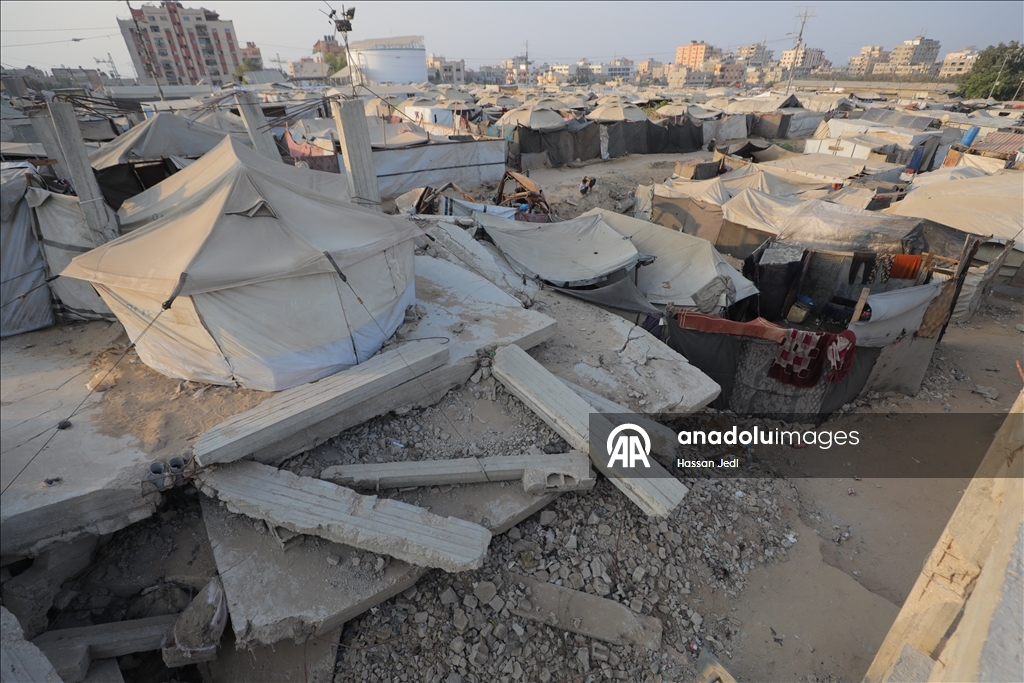 В Газе перемещенные семьи встретят зиму в изношенных палатках
