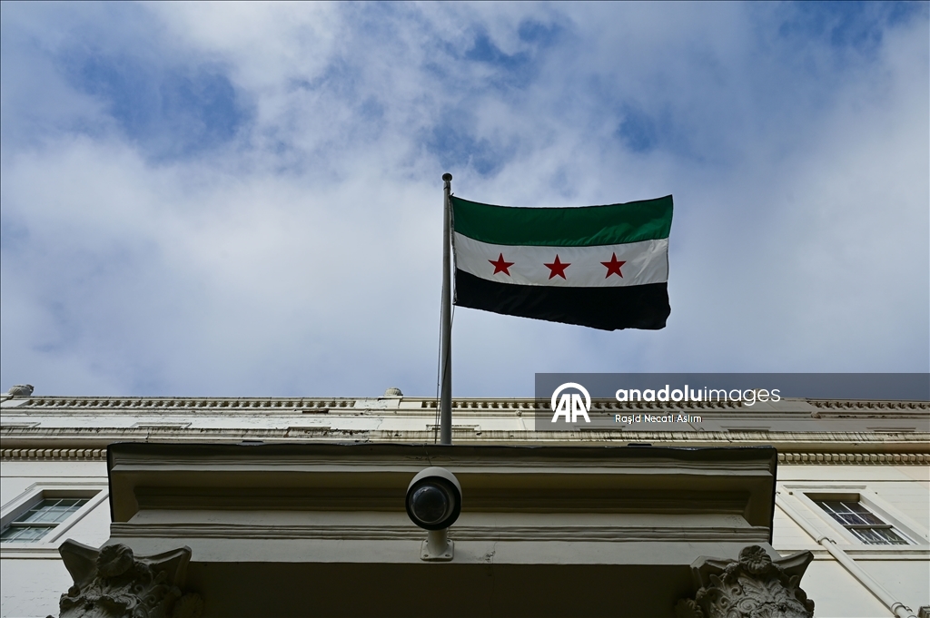 سوريا تعيد افتتاح سفارتها في لندن بعد 13 عاما