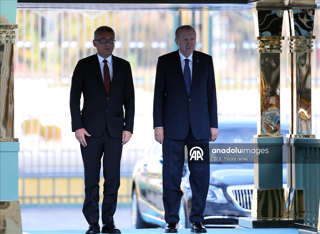 Cumhurbaşkanı Erdoğan, KKTC Cumhurbaşkanı Erhürman'ı resmi törenle karşıladı