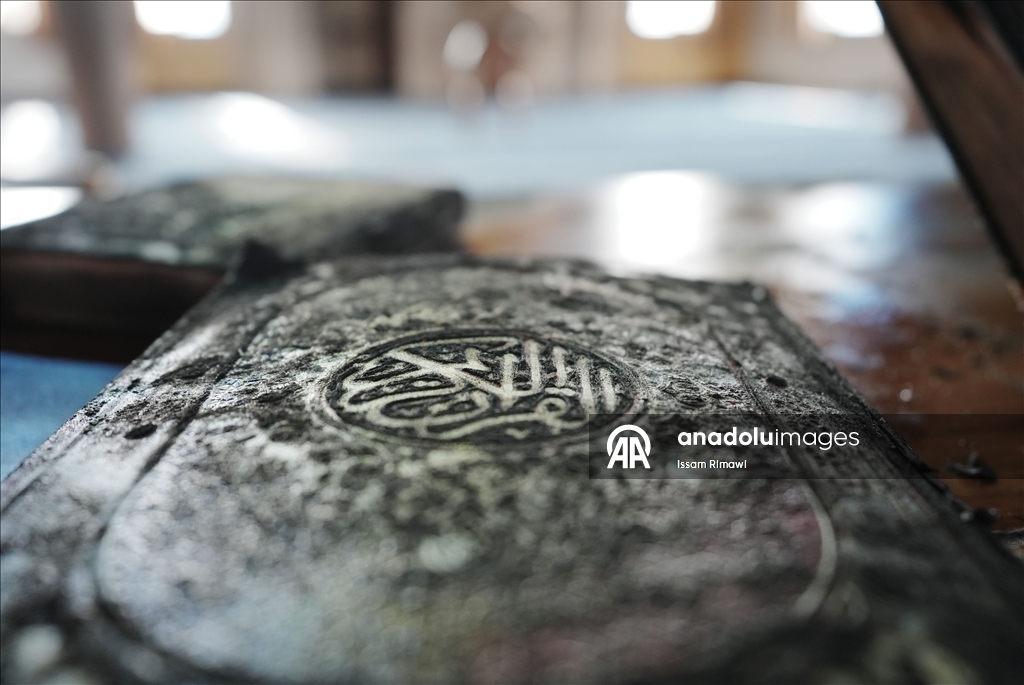 Израильские поселенцы осквернили и подожгли мечеть на Западном берегу