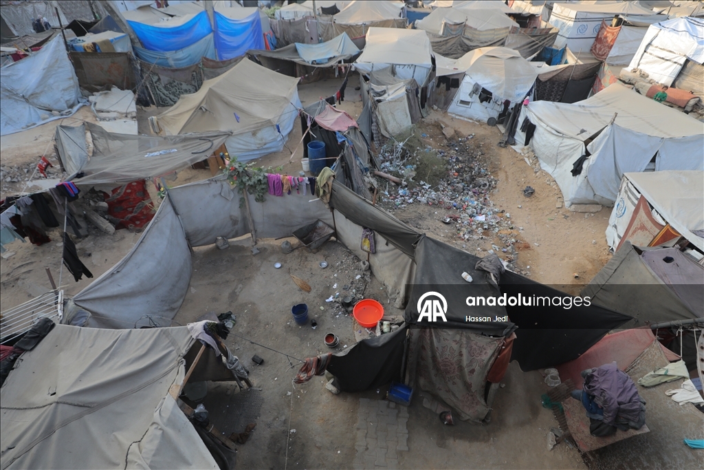 В Газе перемещенные семьи встретят зиму в изношенных палатках