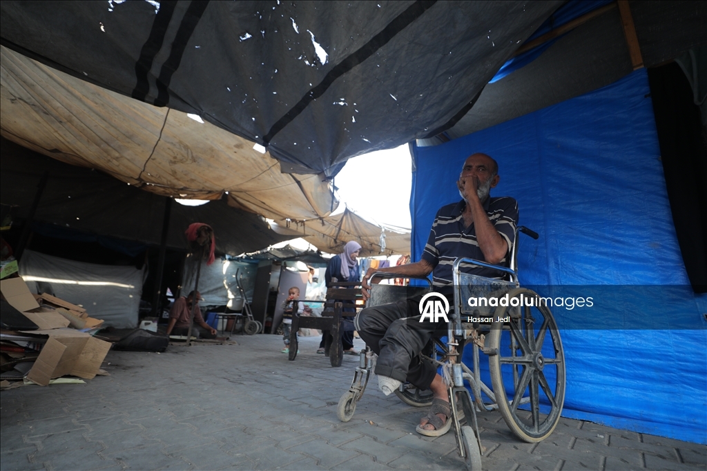 В Газе перемещенные семьи встретят зиму в изношенных палатках