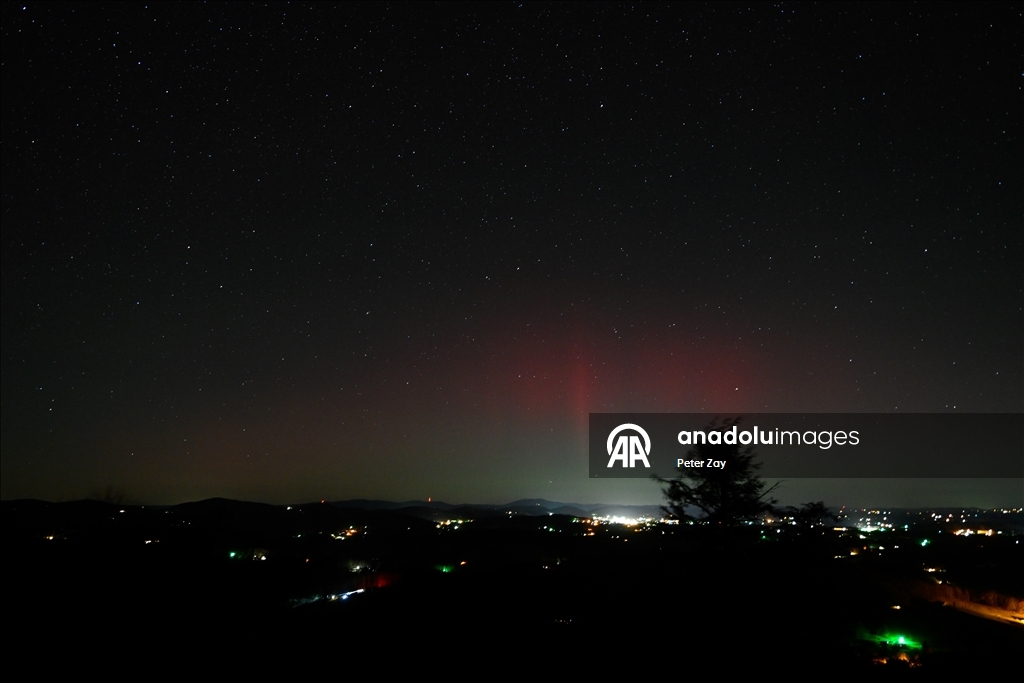 Северное сияние окрасило небо над США
