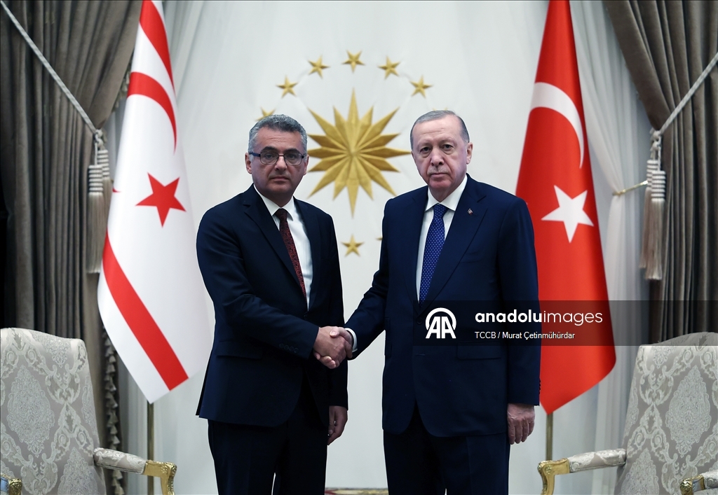 Cumhurbaşkanı Erdoğan, KKTC Cumhurbaşkanı Erhürman'ı resmi törenle karşıladı