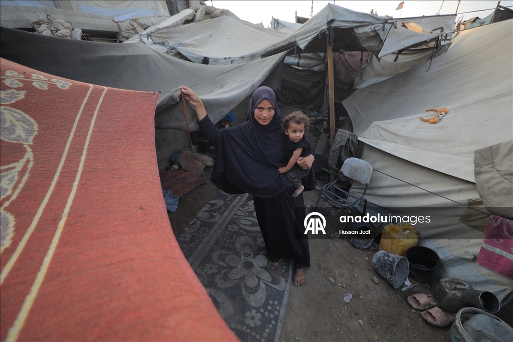 В Газе перемещенные семьи встретят зиму в изношенных палатках