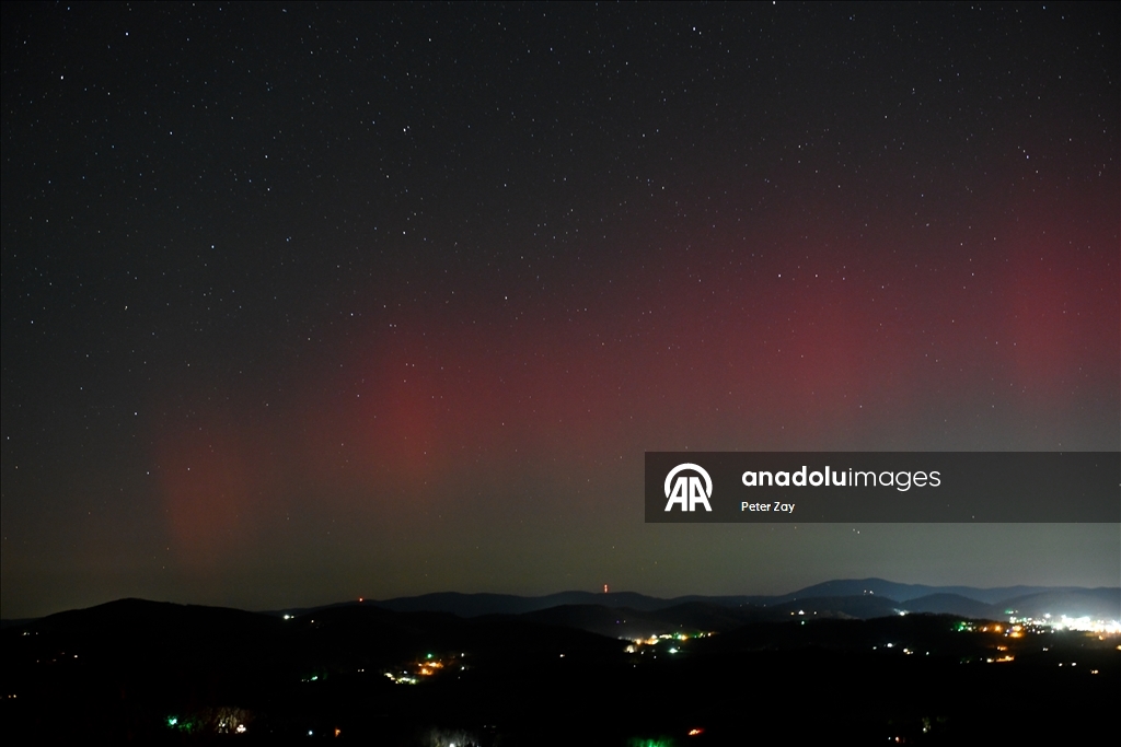 Северное сияние окрасило небо над США