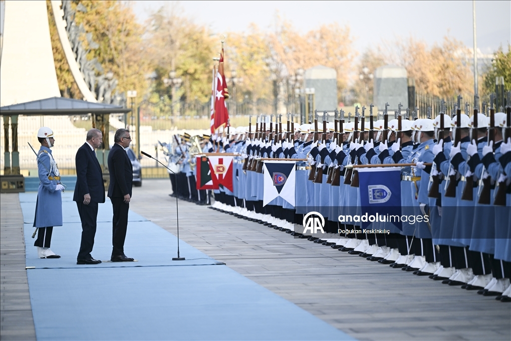 Cumhurbaşkanı Erdoğan, KKTC Cumhurbaşkanı Erhürman’ı resmi törenle karşıladı